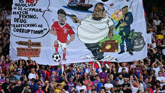 Una bandera que causó polémica en la Premier League.