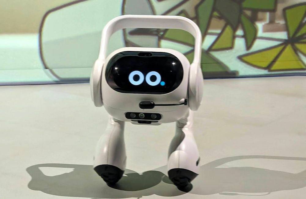 Agente de IA, un robot doméstico inteligente de LG que busca crear un hogar sin trabajo, durante las exhibiciones de la Feria de Electrónica de Consumo (CES). Foto: EFE/ Sarah Yáñez-Richards