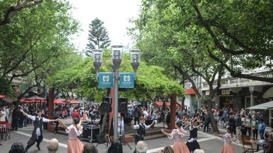 Sábados sorprendentes, con especial Día de la Madre y Capital Internacional del Vino, en la Ciudad