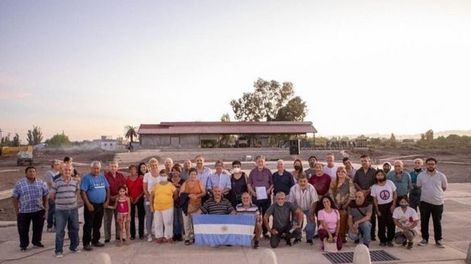 Los Andes | Vecinos, ex combatientes de Malvinas y funcionarios municipales dispusieron que el Parque de la Familia de San Roque lleve el nombre Héroes de Malvinas. Gentileza