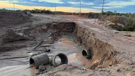 Puente sobre el arroyo Claro, en Maipú.