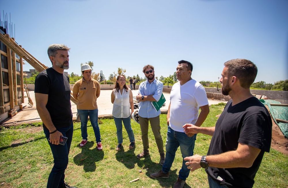 Ulpiano Suarez recorrió las obras del Memorial Malvinas Mendoza en Ciudad