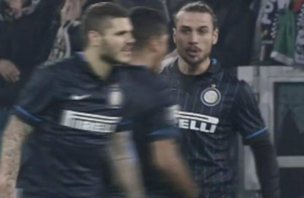 Osvaldo increpó a Icardi y quiso golpearlo en pleno partido