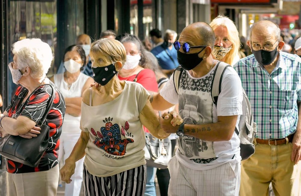 La Anses anunció el pago de un bono de $ 3.000 que se pagará entre abril y mayo ($ 1.500 cada entrega) a los jubilados y pensionados que cobren hasta $ 30.856 por mes. Foto: Orlando Pelichotti/Lo Andes