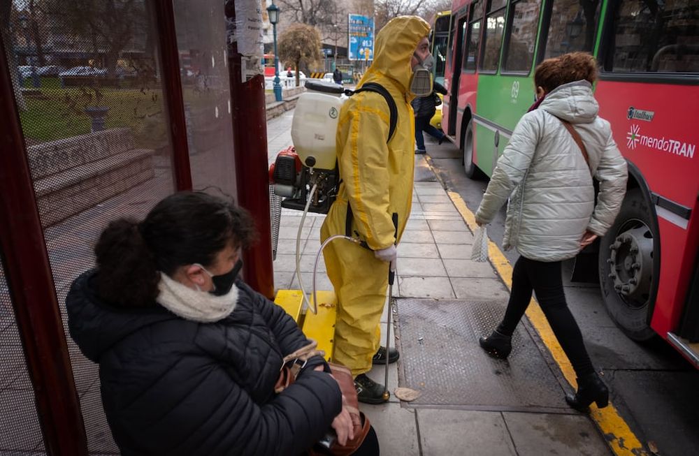 En el caso de Mendoza, el gobernador Rodolfo Suárez apeló al “aislamiento voluntario como principio de responsabilidad y de solidaridad”. Ignacio Blanco / Los Andes