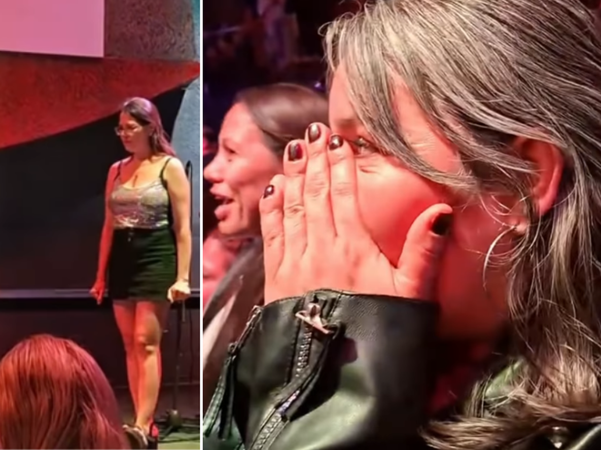 Podía fallar: le pidió matrimonio a su novia arriba del escenario pero su respuesta no fue la esperada