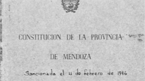 El caudillo y las instituciones - Por Carlos Salvador La Rosa