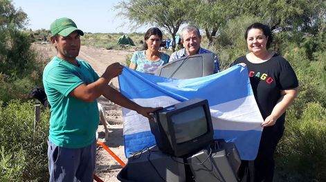 Los Andes | Vanina Lucero reunió televisores en desuso y en buen estado para donarlos a personas que viven en lugares alejados de la ciudad o para aquellos que no poseen recursos económicos.
