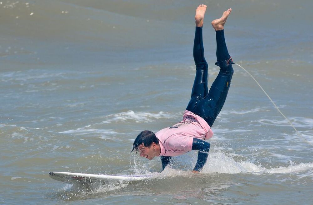 Surfiel Gil desplegó su arte sobre las tablas, pero no le alcanzó al dominador del longboard en los últimos años. / Gentileza: Diego DiYorio.