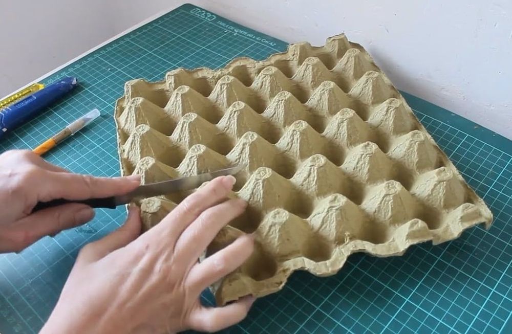 La idea consiste en hacer una maceta llamativa para la entrada de tu casa.