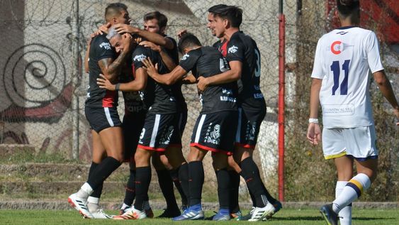 El Deportivo Maipú recibe a Olimpo de Bahía Blanca con la ilusión de continuar arriba. / Nicolás Ríos (Los Andes).