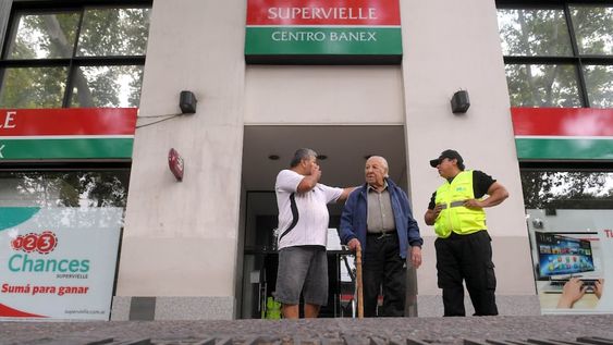 El viernes abrirán los bancos para atender sólo a los jubilados