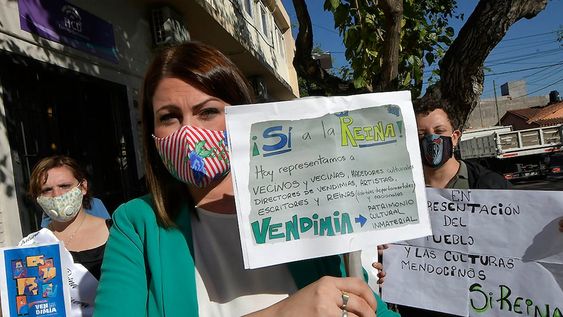 En marzo, el municipio de Guaymallén aprobó una ordenanza que expresa que deja de realizar la elección de la reina vendimial.  Paula García, que representó a Guaymallén y fue coronada reina nacional en 2007, se puso al frente de la campaña para que el departamento cuente con una representante en la máxima fiesta de los mendocinos. Orlando Pelichotti / Los Andes