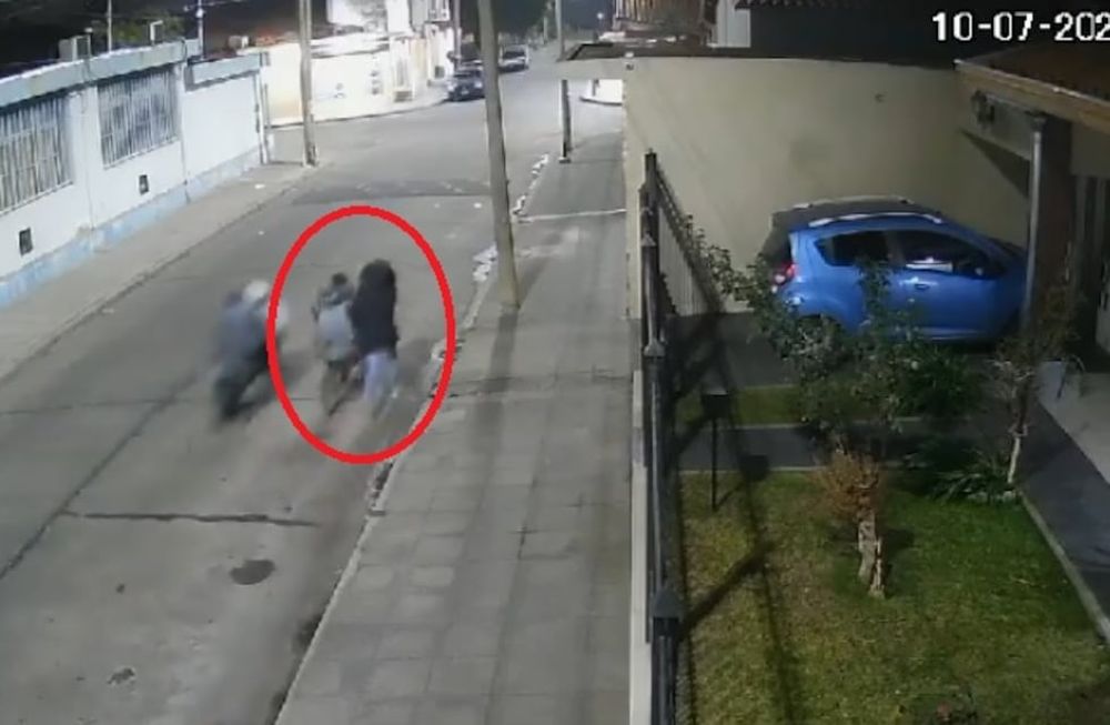 HORROR EN WILDE: MURIÓ EL NIÑO QUE FUE BALEADO EN UN TIROTEO ENTRE UN POLICÍA Y MOTOCHORROS