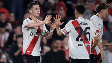 El equipo Millonario volvió al triunfo y se impuso claramente al conjunto marplatense, por 3 a 1.&nbsp;