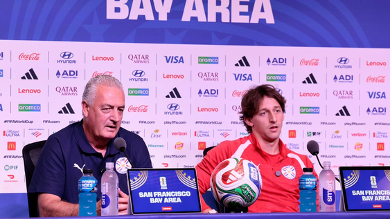 El entrenador de Paraguay, Gustavo Alfaro compartió la conferencia con el jugador de River, Galarza Fonda.&nbsp;