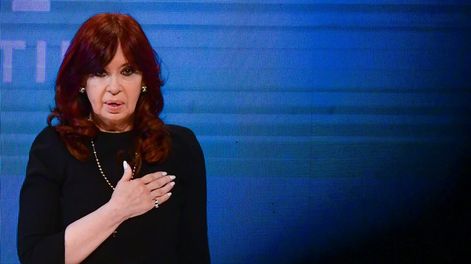 Los Andes | En la apertura del plenario de las sesiones de EuroLat, la vicepresidente explicó gráficamente en qué consiste su esquema de desdoblamiento poder y gobierno. / Foto Federico López Claro