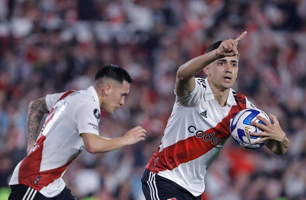 Pablo Solari de River Plate celebra un gol hoy, en un partido de los octavos de final de la Copa Libertadores entre River Plate e Internacional en el estadio Monumental en Buenos Aires (Argentina). EFE/ Juan Ignacio Roncoroni
