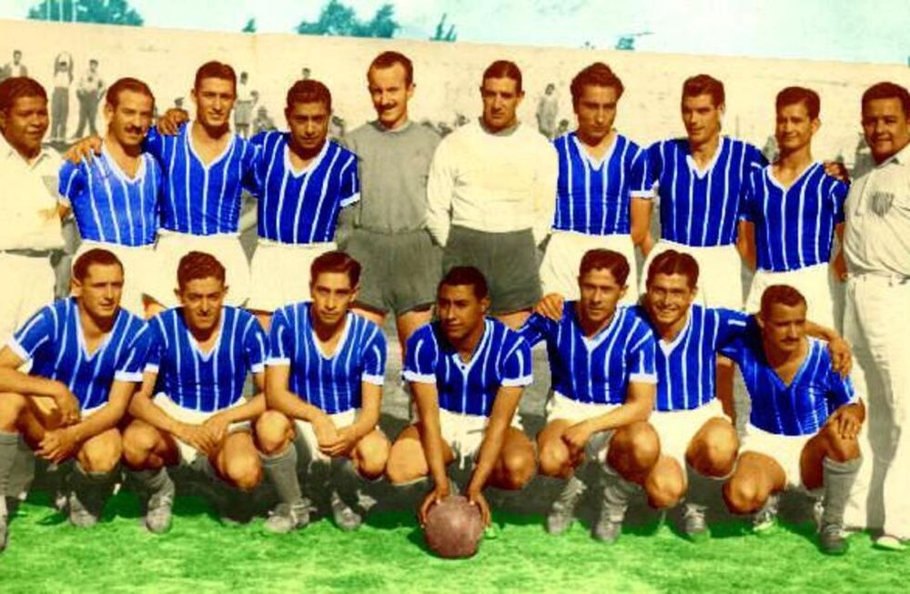 Los precursores. El 11 del primer campeón de la historia salía de memoria: Pestana; Ovando y Frigolé; Izpura, Guisado y García; Boquete, Quiroga, Godoy, Amaya y Luján. / Gentileza.