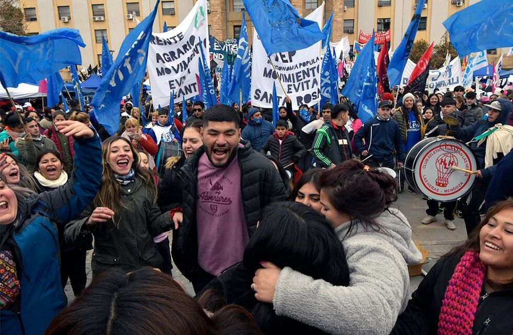 El 80 por ciento de los planes sociales los manejan organizaciones no gubernamentales, entre ellas los movimientos sociales. Foto: Orlando Pelichotti