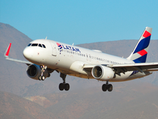 Un vuelo desviado de Chile a Mendoza generó reclamos y posibles acciones legales contra LATAM. (ilustrativa) Un vuelo desviado de Chile a Mendoza generó reclamos y posibles acciones legales contra LATAM. (ilustrativa)