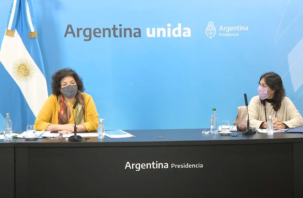 La ministra de Salud, Carla Vizzotti, y la secretaria Legal y Técnica, Vilma Ibarra, detallan el DNU con el que el Gobierno modifica la ley de vacunas y habilita comprar dosis a Pfizer, Moderna y J&J