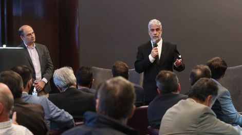 El Gobierno discutió con los empresarios las causas de las subas de precios.