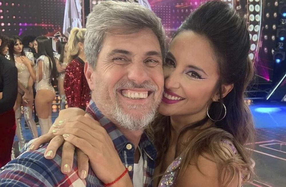 El blooper del Chato Prada: se cayó a la pileta mientras la limpiaba