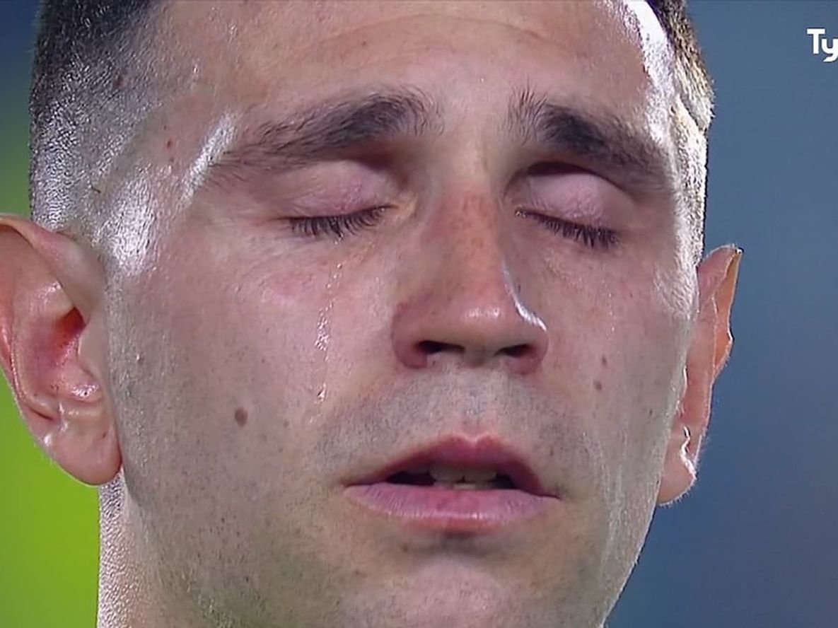 El arquero de la Selección Argentina, Emiliano Martínez, lloró durante el himno.