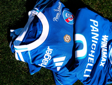 El gesto del Racing de Estrasburgo con Panichelli: todos usarán el parche de goleador en su honor. El gesto del Racing de Estrasburgo con Panichelli: todos usarán el parche de goleador en su honor.