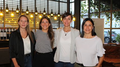 Las enólogas que guiaron la experiencia: Victoria Prandina, Denis Vicino, Jimena López y Andrea Ferreyra.