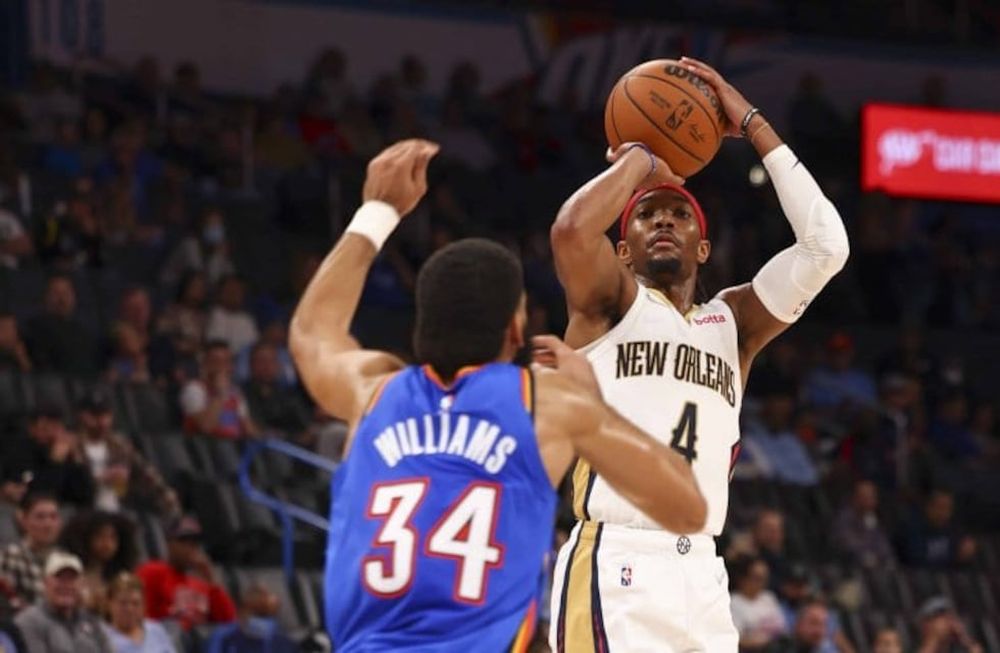Loco final y triunfo para New Orleans Pelicans ante Oklahoma City Thunder por 110-113 gracias a un triple en el último segundo de Devonte Graham desde 19 metros, el más largo de la historia de la NBA. / Gentileza.
