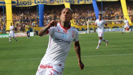 Huracán goleó a Rosario Central pero se quedó en la puerta de la Copa Sudamericana.