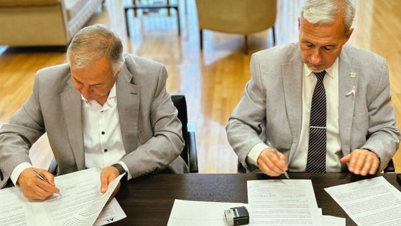 Procurador General, Dr. Alejandro Gullé y Prof. Méd. Daniel Miranda, Rector de la Universidad Maza.&nbsp;