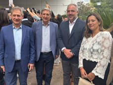 Tropa peronista: el intendente Omar Félix, el diputado Emir Félix, el intendente Matías Stevanato (Maipú) y la senadora Adriana Cano. Tropa peronista: el intendente Omar Félix, el diputado Emir Félix, el intendente Matías Stevanato (Maipú) y la senadora Adriana Cano.