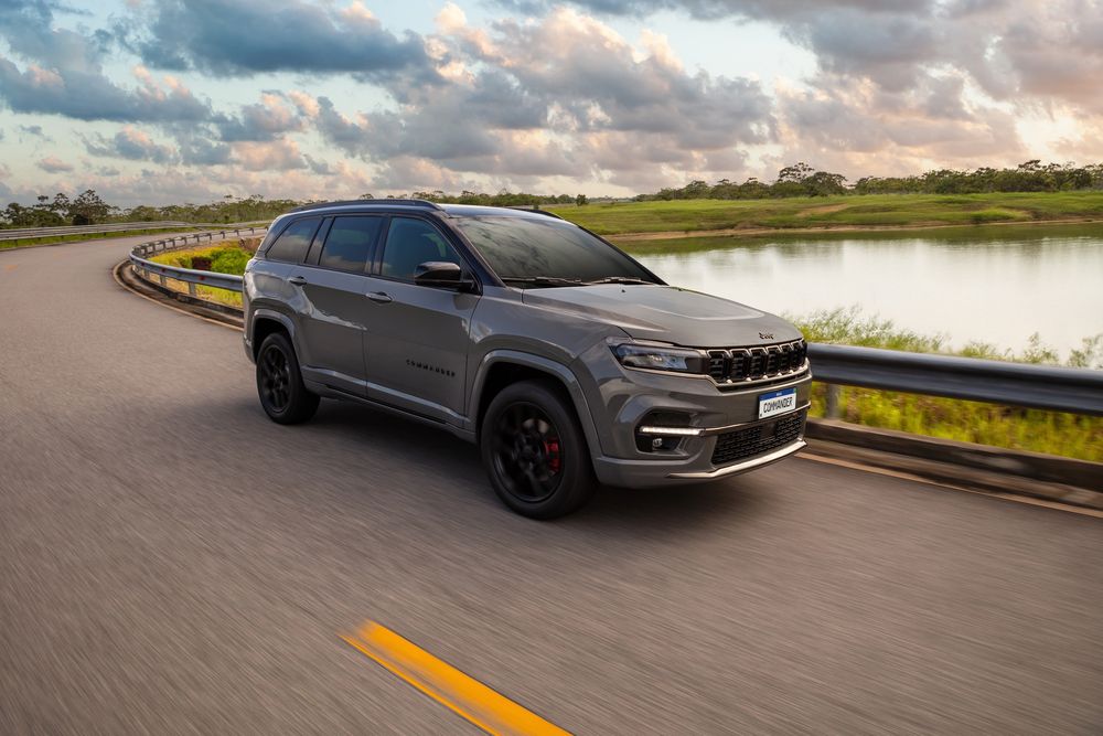 Jeep Commander Blackhawk.