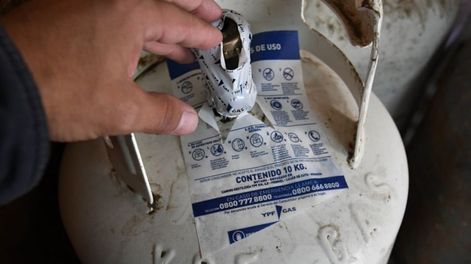 El operativo de venta de garrafas a 300 pesos cubrirá 70 puntos de encuentro de 15 departamentos durante esta semana.