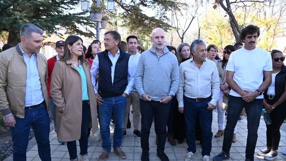El precandidato presidencial del Pro, Horacio Rodríguez Larreta, estuvo con los radicales Rodolfo Suárez, Alfredo Cornejo, Natalio Mema y Diego Costarelli en la Plaza de Chacras de Coria.