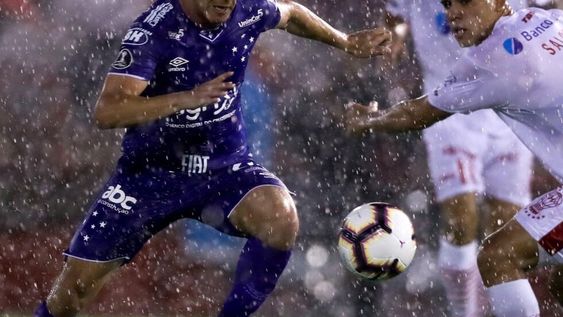 Huracán cayó como local frente a Cruzeiro en su primer partido de la Copa Libertadores
