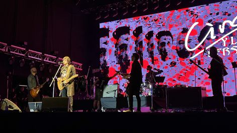 Ciro y los Persas coronaron la noche con un show ovacionado, lleno de clásicos y guiños para los fans de Los Piojos.