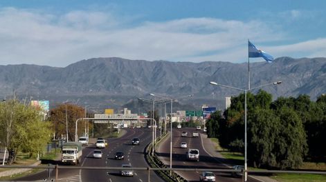 A partir del 9 de febrero cambia el sentido de circulación en las laterales del Acceso Este