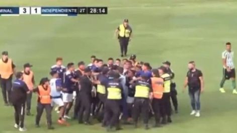 Escándalo en la final entre Independiente de San Cayetano y Germinal de Rawson.