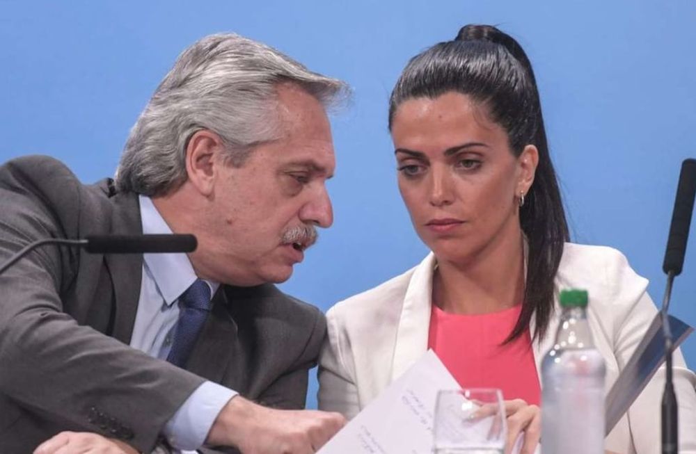 Luana Volnovich, la militante camporista que fue designada en el Pami por Alberto Fernández y fue escrachada de vacaciones en una paradisíaca isla mexicana.