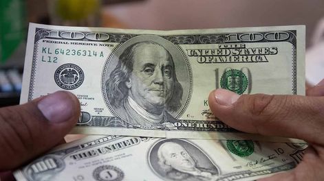 Dolar. Foto: Mariana Villa / Los Andes