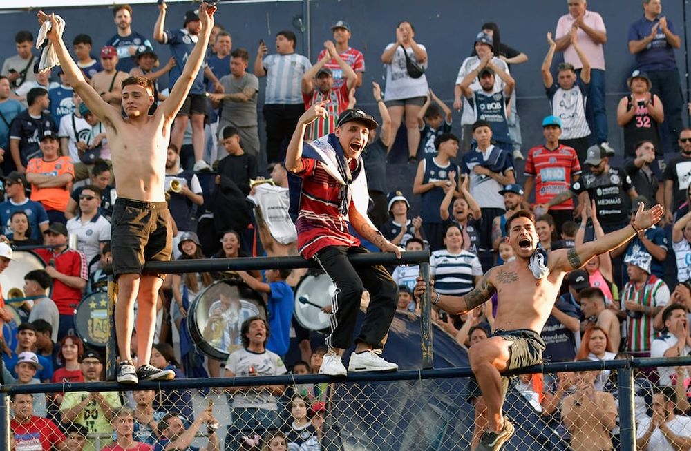 Independiente Rivadavia le ganó al Deportivo Maipú y jugará la final por el primer ascensoMatías Reali marcó el único gol del partido y jugará el partido definitorio con el primero de la Zona A por un lugar en la Liga Profesional.Foto. Orlando Pelichotti