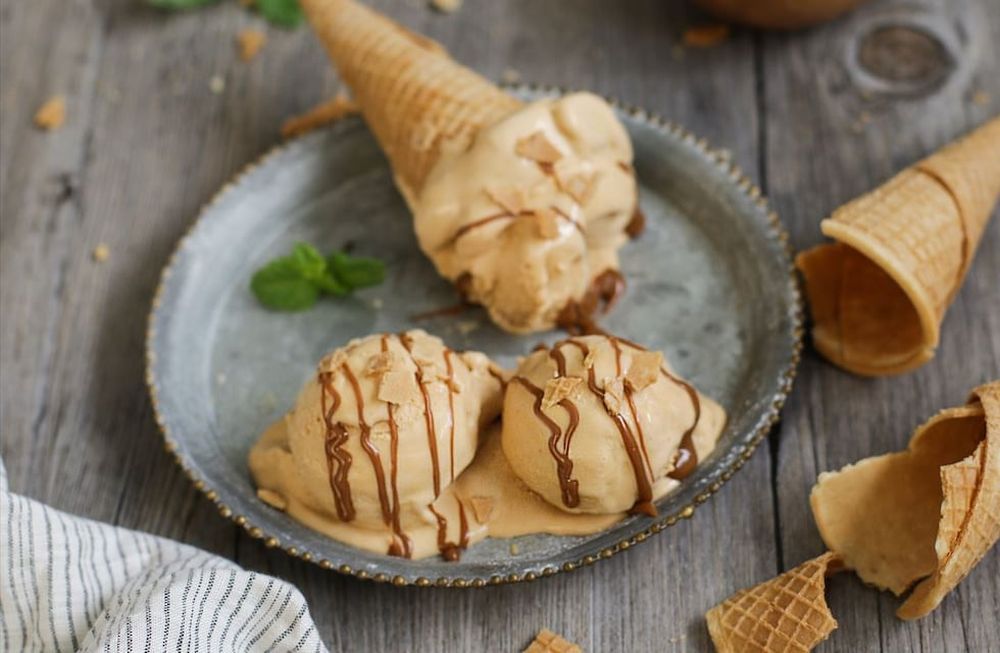 La elección del 12 de abril para celebrar el Día Internacional del Helado fue propuesta por la Asociación Internacional de Alimentos Lácteos