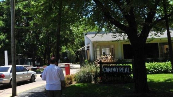 La entrada al barrio privado donde habría ocurrido el abuso sexual. / gentileza