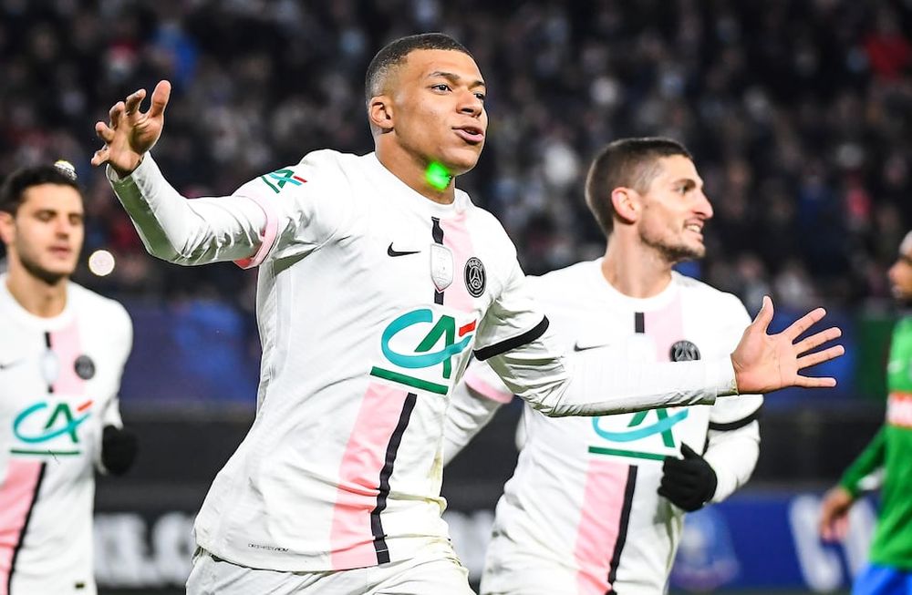 Kilian Mbappé, delantero del PSG, que marcó dos goles en el partido por la Copa de Francia. (AP)