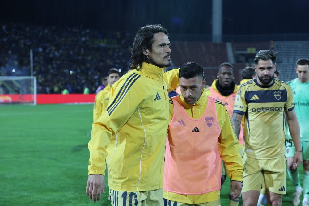 INDEPENDIENTE RIVADAVIA VS. BOCA. Edison Cavani tuvo una discreta actuación en el Malvinas Argentinas. 