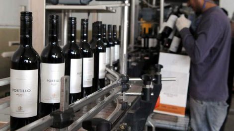 La carga impositiva en bodegas y fincas es más alta que en otras industrias argentinas.&nbsp;